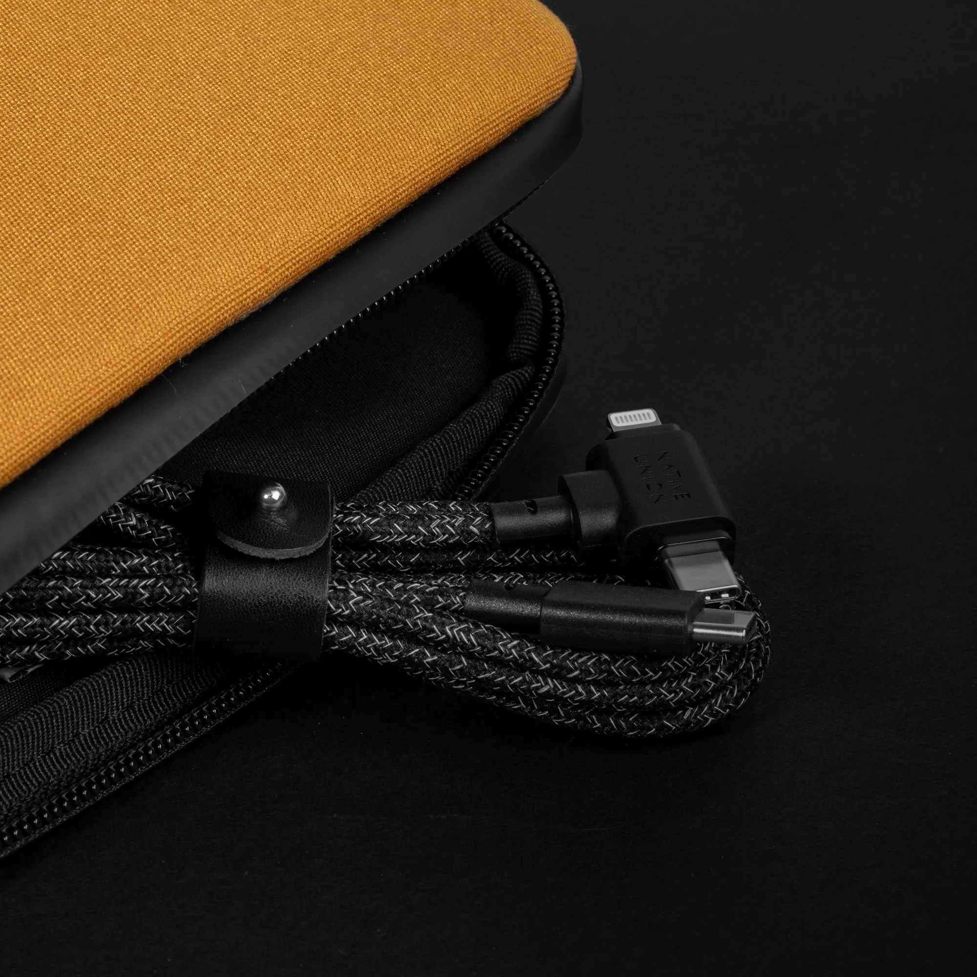 Native Union Belt Duo USB-C-naar-USB-C/Lightning-kabel - 1,5m - Kosmoszwart - Image 5