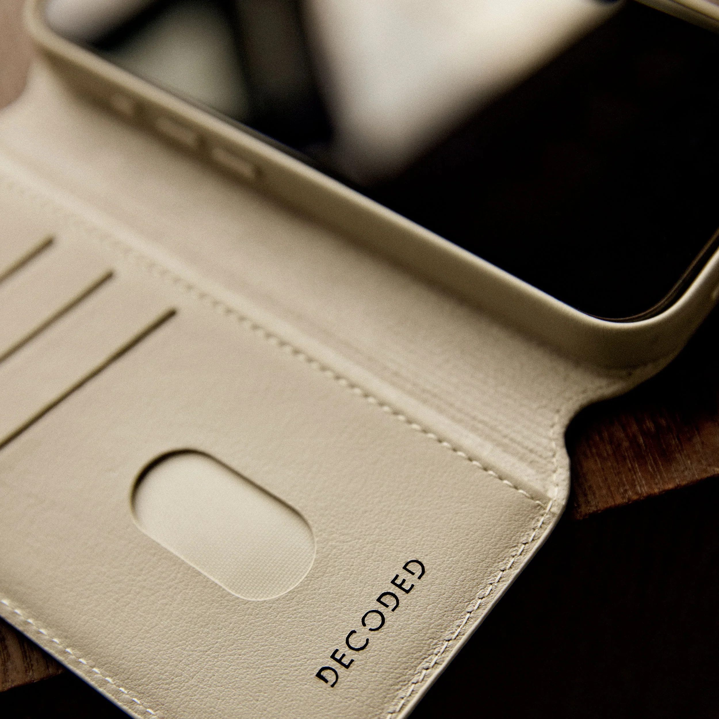 EOL Decoded Detachable Wallet voor iPhone 16 Plus - Klei - Image 6
